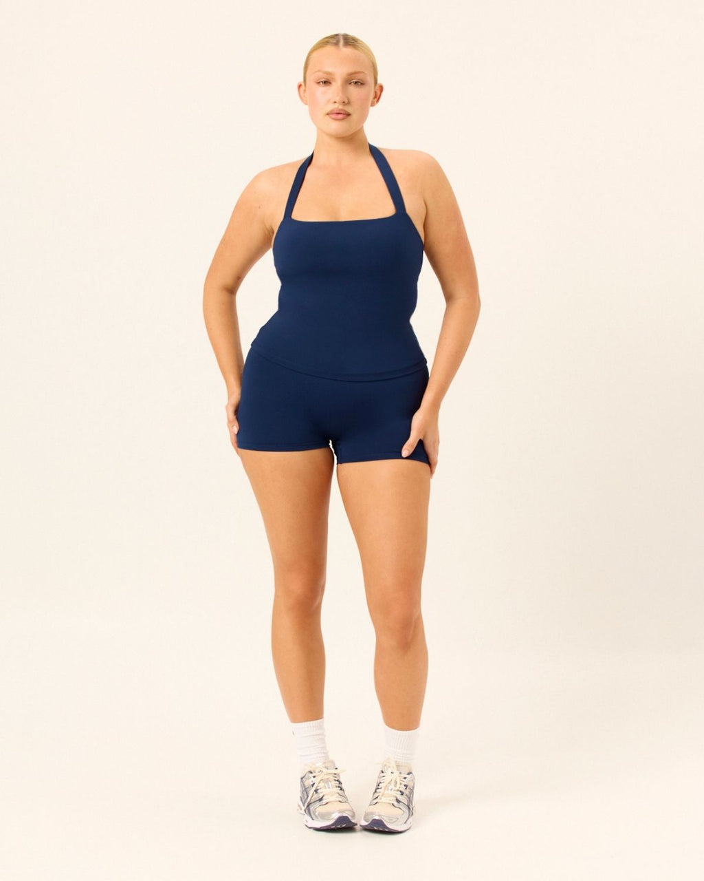 Serenity Scrunch Shorts 4" | Navy