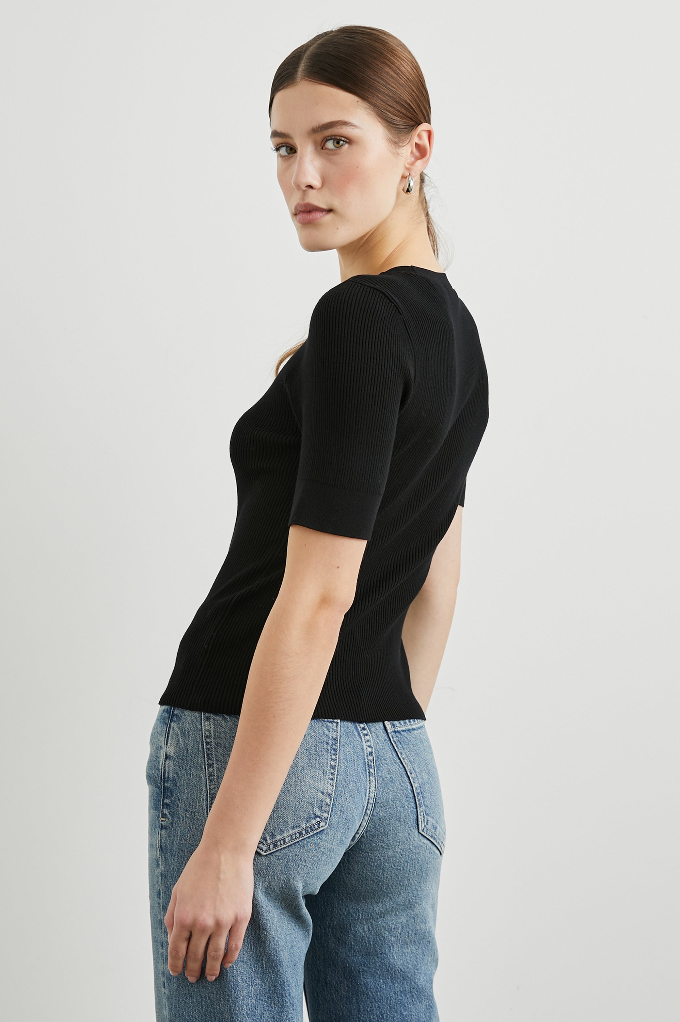 Ari Top - Black