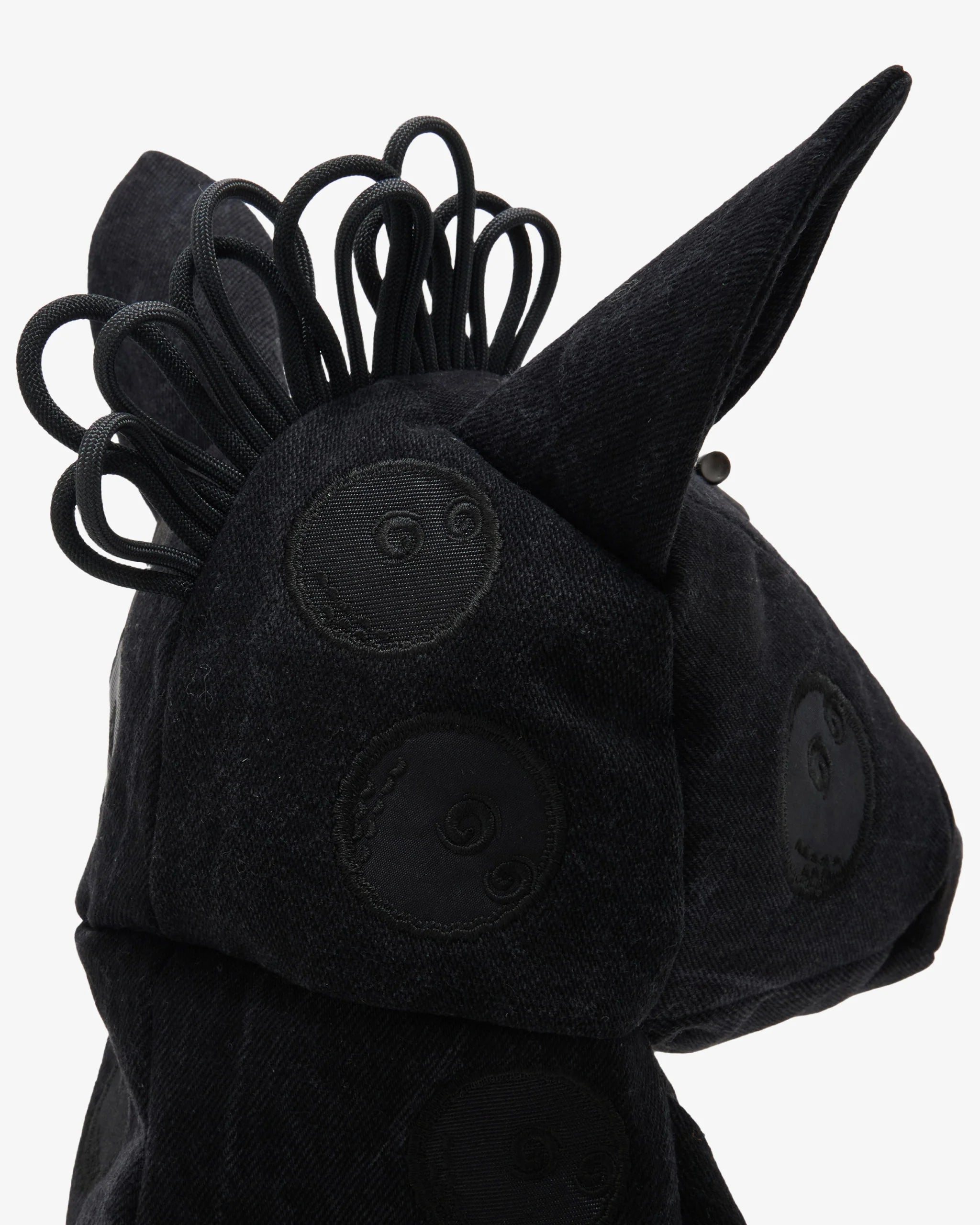 Monzee Roba Cover Black