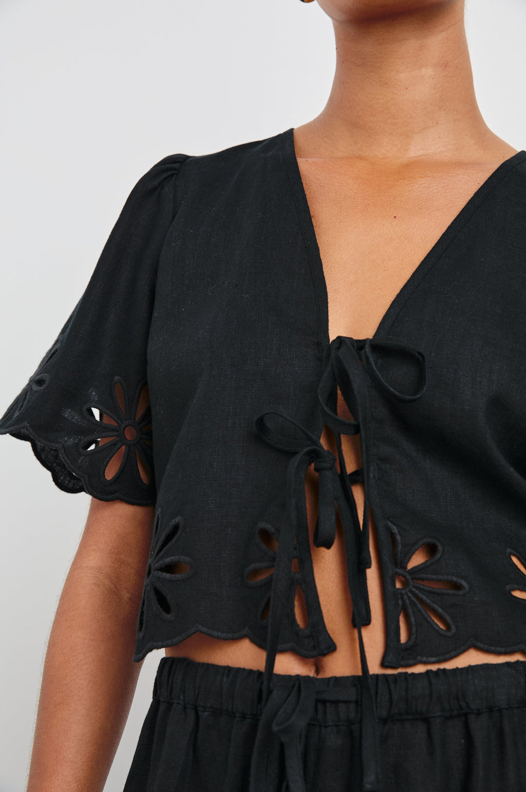 Pari Top - Black Eyelet