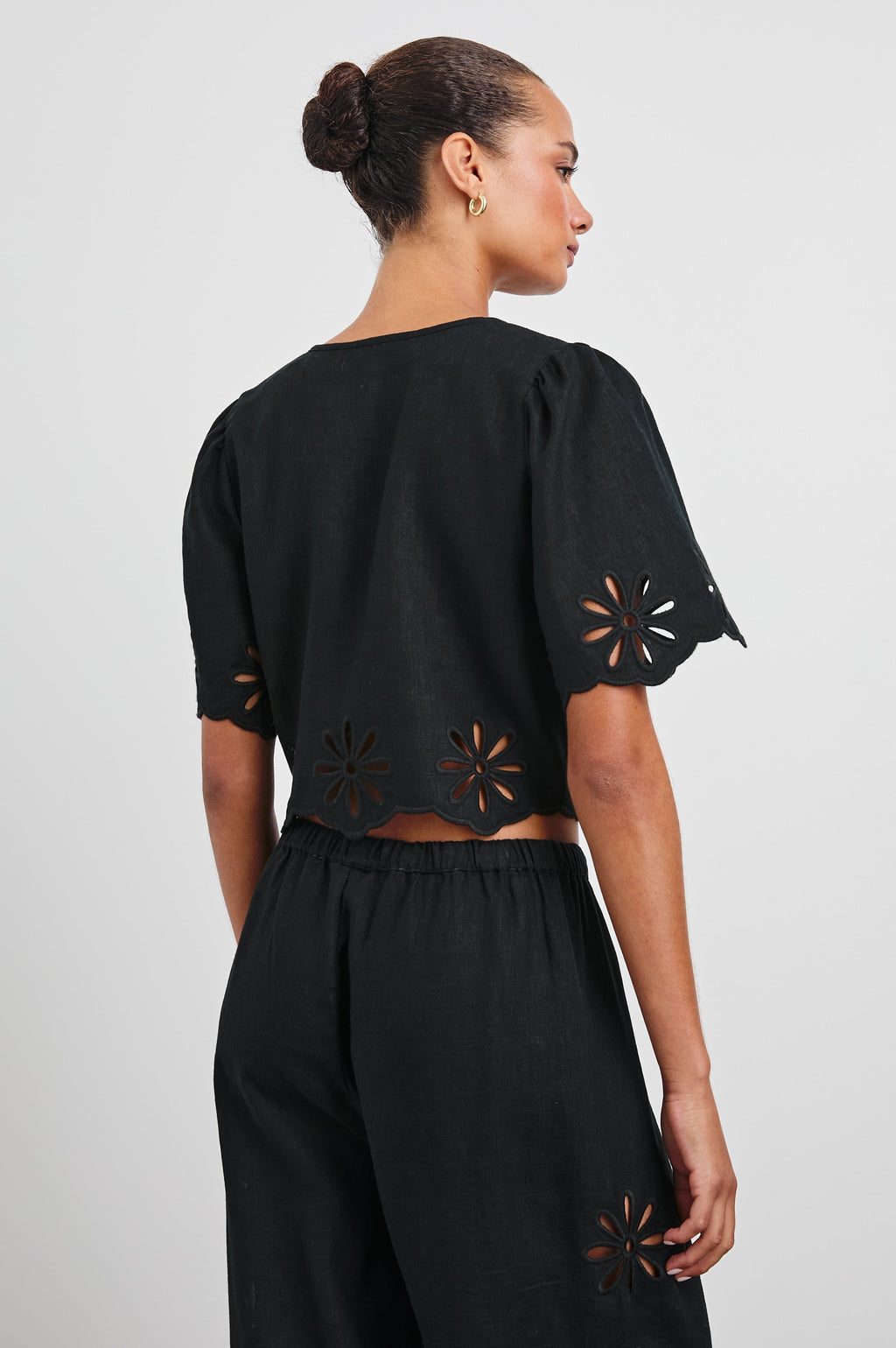 Pari Top - Black Eyelet