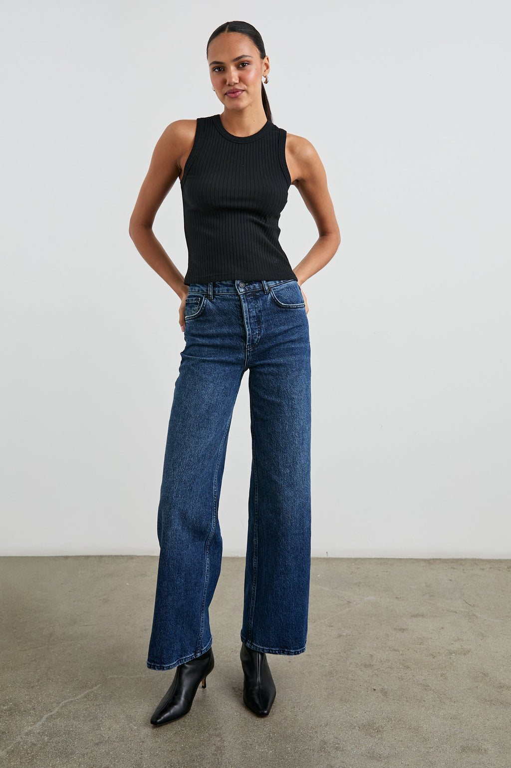 The Racer Tank - True Black