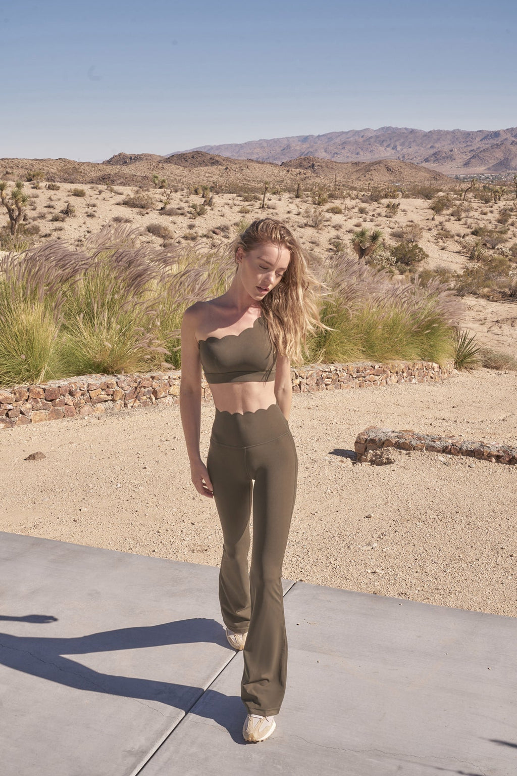 Dynamic One Shoulder Sports Bra & High-Waist Flare Legging